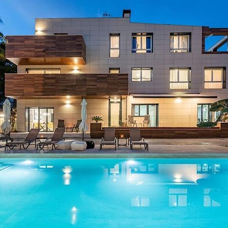 5 Stelle Piscina, Jacuzzi, Wifi - 2 Min Dal Mare Apartment Miami Playa Bagian luar foto