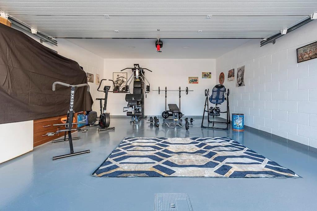 5 Stelle Piscina, Jacuzzi, Wifi - 2 Min Dal Mare Apartment Miami Playa Bagian luar foto