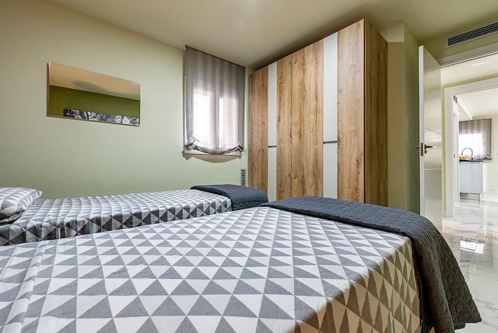5 Stelle Piscina, Jacuzzi, Wifi - 2 Min Dal Mare Apartment Miami Playa Bagian luar foto