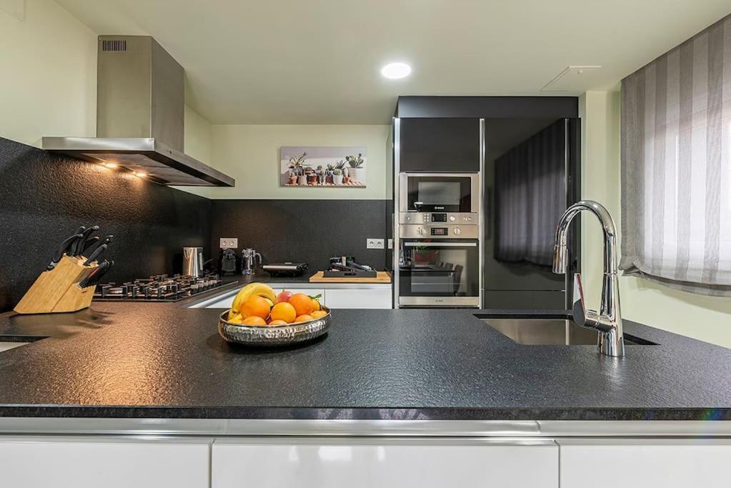 5 Stelle Piscina, Jacuzzi, Wifi - 2 Min Dal Mare Apartment Miami Playa Bagian luar foto