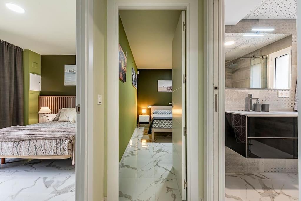 5 Stelle Piscina, Jacuzzi, Wifi - 2 Min Dal Mare Apartment Miami Playa Bagian luar foto