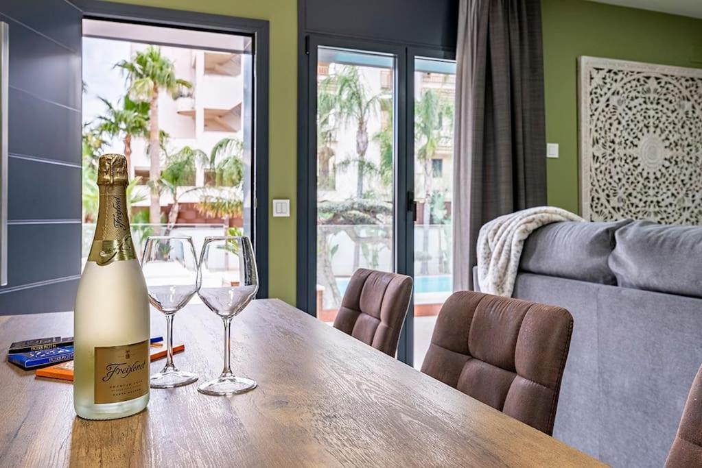 5 Stelle Piscina, Jacuzzi, Wifi - 2 Min Dal Mare Apartment Miami Playa Bagian luar foto