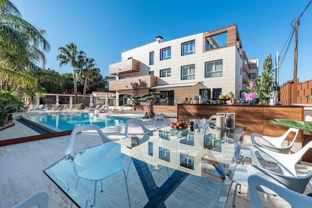 5 Stelle Piscina, Jacuzzi, Wifi - 2 Min Dal Mare Apartment Miami Playa Bagian luar foto