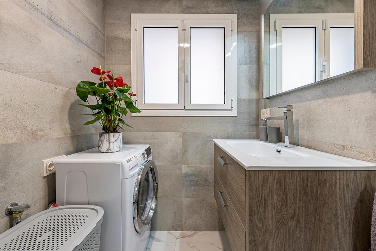 5 Stelle Piscina, Jacuzzi, Wifi - 2 Min Dal Mare Apartment Miami Playa Bagian luar foto